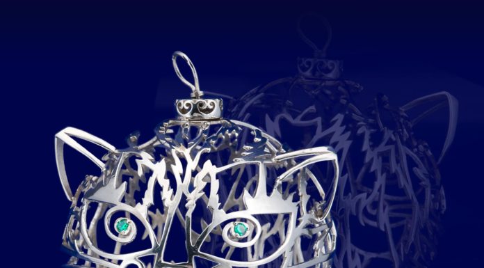 Классические новогодние украшения из серебра