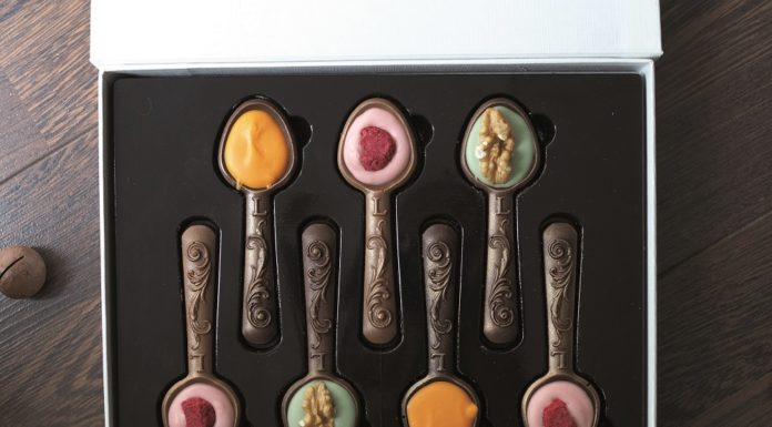 Набор шоколадных ложек в подарочной коробке