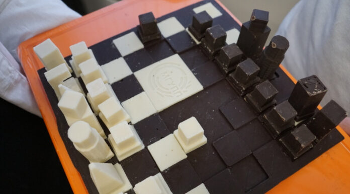 Пищевой 3D-принтер печатает шоколад, торты и даже наггетсы