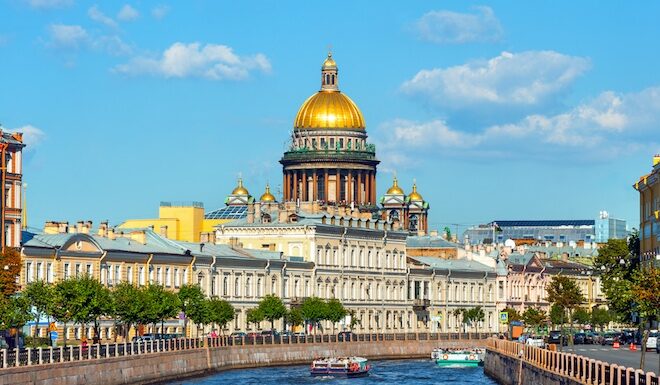 Смольный хочет сфотографировать Петербург за почти 40 млн рублей