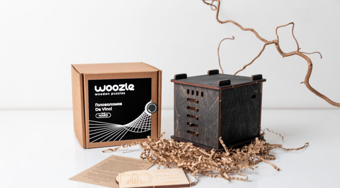 Деревянный квест-куб WOOZLE