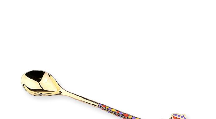 Ювелирные бабочки для приятного чаепития от «Русских самоцветов»